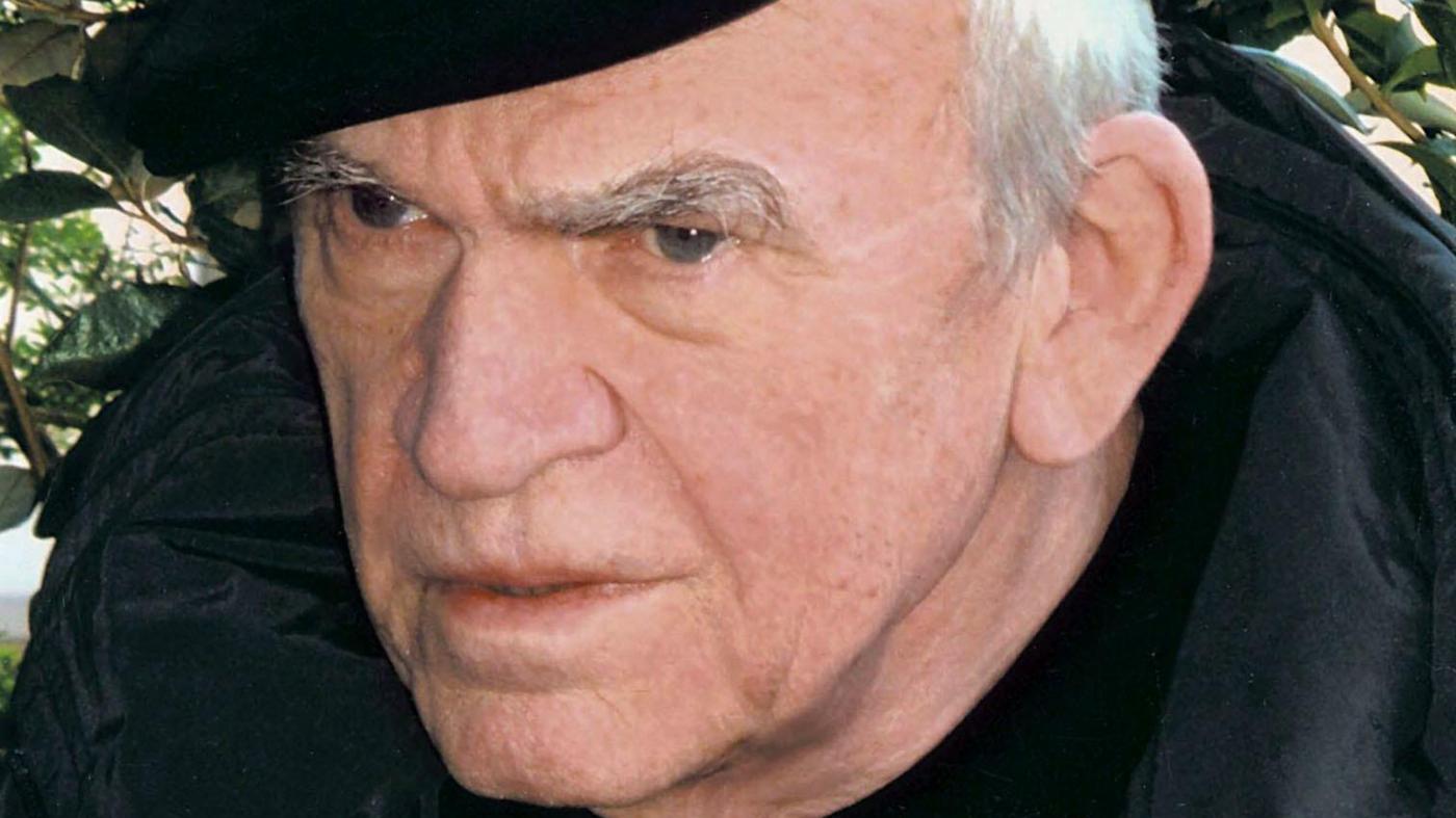 40 Jahre nach Ausbürgerung: Schriftsteller Kundera erhält tschechische ...