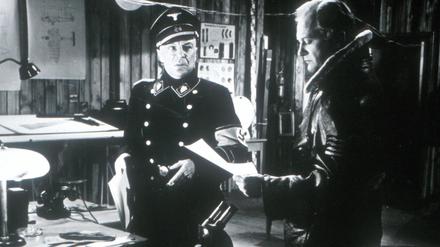 Viktor de Kowa als SS-Gruppenführer (l.) mit Curd Jürgens in „Des Teufels General“ von 1955. 