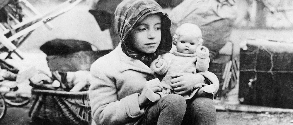 Ein Kind auf der Flucht nach Ende des Zweiten Weltkriegs.