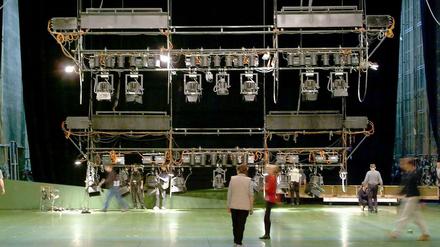Alles muss raus. Die Obermaschinerie der deutschen Oper wird erneuert.
