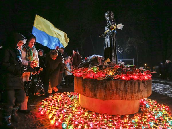 Das Mahnmal in einem Park in Kiev zur Erinnerung an die über fünf Millionen Opfer des Holodomor. 