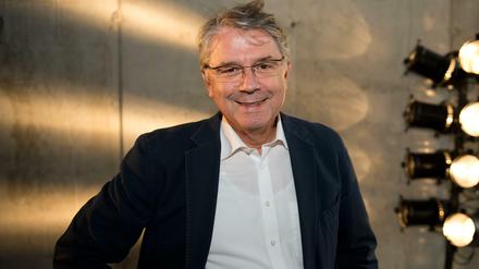 Der Dramaturg und Theaterintendant Ulrich Khuon, 65.
