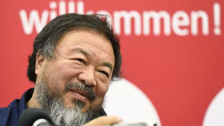 Lego wollte ihm keine Steine liefern, jetzt sammelt Ai Weiwei Spenden in aller Welt - auch in Berlin.