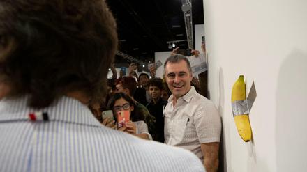 Als der Ulk noch geholfen hatte. Auf der Art Basel in Miami präsentierte Maurizio Cattelan im vergangenen Jahr für 120 000 Dollar eine mit Klebeband an der Wand fixierte Banane.