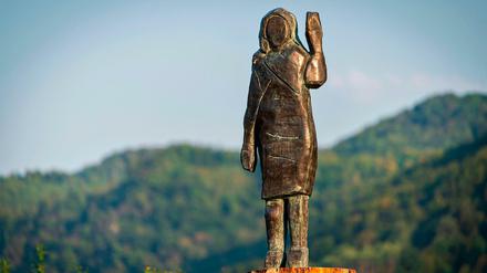 Melania in Bronze: Neue Statue der First Lady der USA in ihrer Heimat Slowenien 