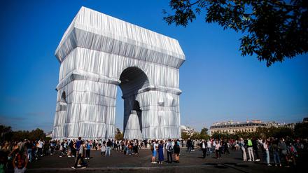 Very instagramable! 16 Tage wird das letzte Kunstwerk von Christo und Jeanne-Claude im Zentrum von Paris die Stadt überstrahlen