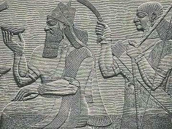 König Assurnasirpal feierte die Einweihung seines Palastes in Nimrud mit 70 000 Gästen. 