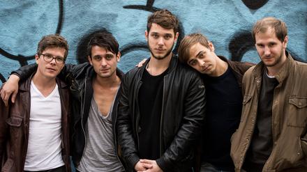 Die österreichische Band „Wanda“ im Jahr 2015 mit Christian Hummer in der Mitte.