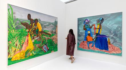 Blick in den Messestand der Pariser Galerie Mangin-A mit einer Solopräsentation des jungen Malers Hilary Balu. 