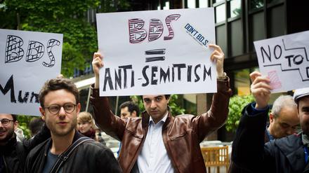  Eine Anti-BDS-Demonstration 2017 in München. Die Bewegung wurde als antisemitisch eingestuft.