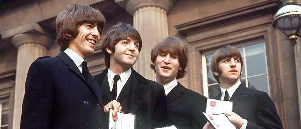 Die Beatles brachten einige der besten Pop-Platten aller Zeiten heraus wie: „Rubber Soul“, „Revolver“, „Sgt. Pepper’s“ und „Abbey Road“. Das Ende war besiegelt, als Paul McCartney vor vierzig Jahren, am 10. April 1970, mitteilte, er werde die Gruppe verlassen. Mehr als 1,3 Milliarden Tonträger haben die Beatles bislang verkauft. 