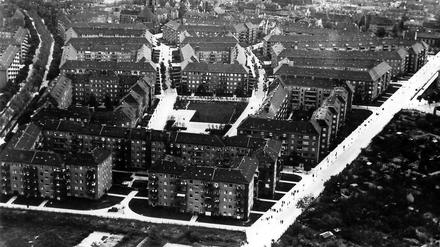 Luftaufnahme der Künstlerkolonie Wilmersdorf zwischen Suedwestkorso und Kreuznacher Straße, um 1928.