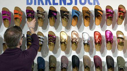 Einst das Synonym für "unattraktiv" heute "supertrendy": Birkenstock-Schuhe.