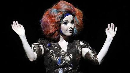 Steht mit leeren Händen da: Popsängerin Björk. 