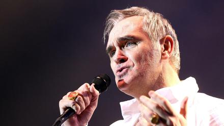 Der britische Sänger Morrissey verschiebt seine Tour.