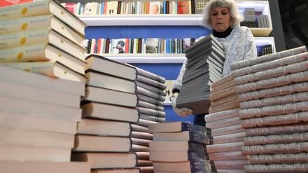 Bücherflut. Aufbauarbeiten bei der Frankfurter Buchmesse.