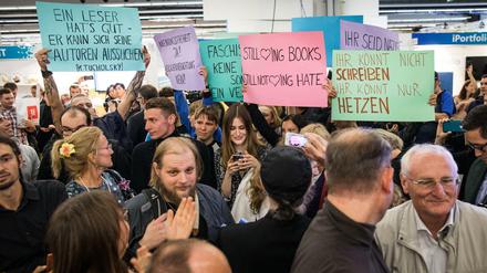 Proteste gegen Höckes Auftritt bei der Frankfurter Buchmesse im letzten Jahr.