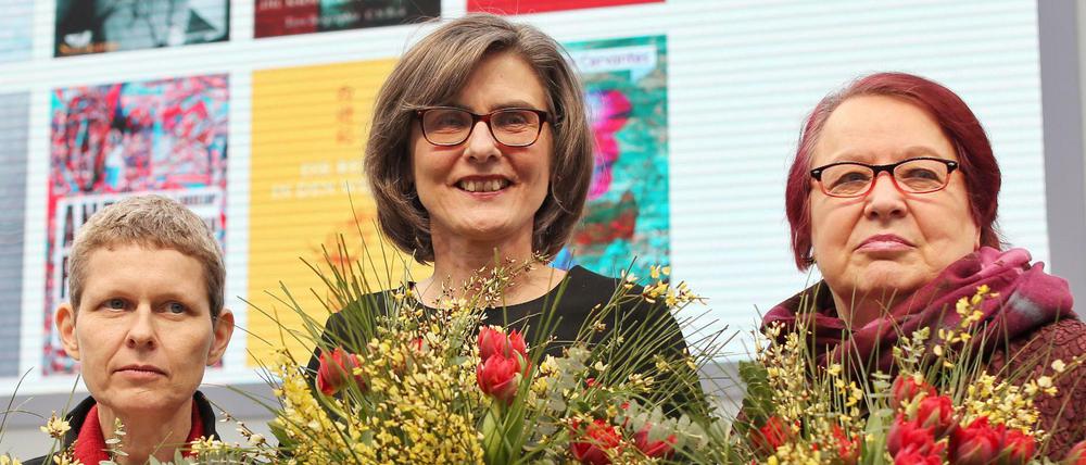 Eva Lüdi Kong (für Übersetzung, von l.), Barbara Stollberg-Rilinger (für Sachbuch/Essayistik) und Natascha Wodin (für Belletristik) erhalten den mit insgesamt 60 000 Euro dotierten Preis der Leipziger Buchmesse. 