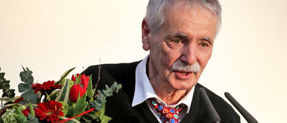 Guntram Vesper, 74, gewinnt den Preis der Leipziger Buchmesse 2016, für "Frohburg" in der Kategorie Belletristik . 