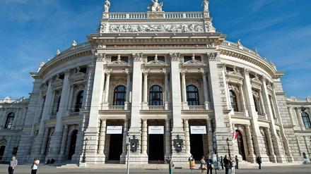 Das Burgtheater Wien, in dem Klocks Stück "Die Froschfotzenfabrik" 2011 aufgeführt wurde.