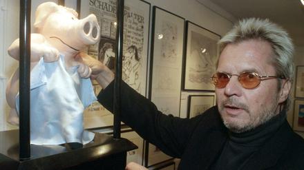 Ein Keramik-Schwein im "M(a)useums", das zu Ehren des Cartoonisten Uli Stein eröffnet wurde. 