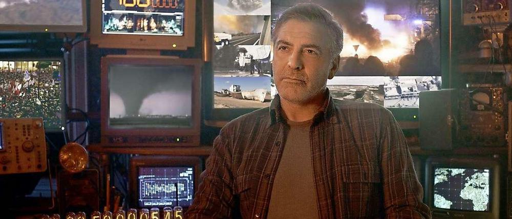 Sonderling und Erfinder. George Clooney spielt Frank Walker, der auf seinen Monitoren den Weltuntergang im Blick hat. 