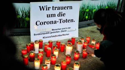 Gedenken an Corona Tote in Deutschland. Hier am Marienplatz in Stuttgart.