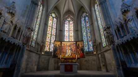 Altar des Anstoßes. Der Leipziger Künstler Michael Triegel hat das 1519 von Lukas Cranach dem Älteren geschaffene, später teils zerstörte Marienaltar-Gemälde wieder vervollständigt. 