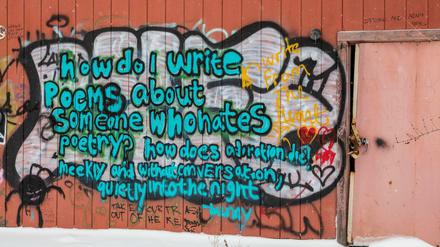 Poesie für Poesiehasser? In Detroit im US-Bundesstaat Michigan ist's möglich, wie dieses Graffiti zeigt.