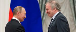 Valery Gergiev (rechts) ist eng mit Wladimir Putin befreundet. 
