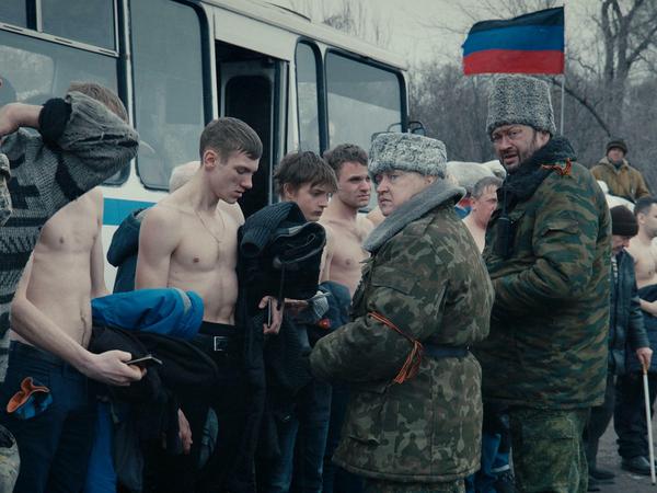 Szene aus "Donbass" von Sergei Loznitsa.