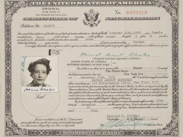 US-Einbürgerungsurkunde von Hannah Arendt aus dem Jahr 1951.