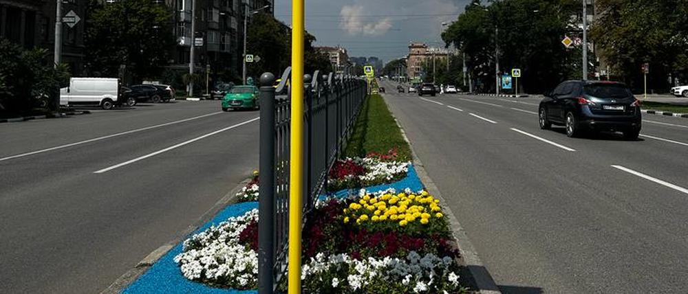 Liebevolle Straßenbegrünung in Charkiw.