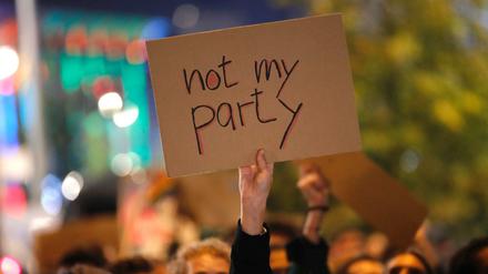 13 Prozent: Anti-AfD-Proteste am Wahlabend. 