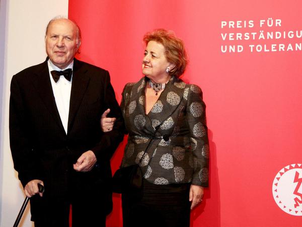 Das Glück der zweiten Ehe. Imre und Magda Kertész im Jahr 2008. 1995 war seine erste Frau Albina gestorben. 