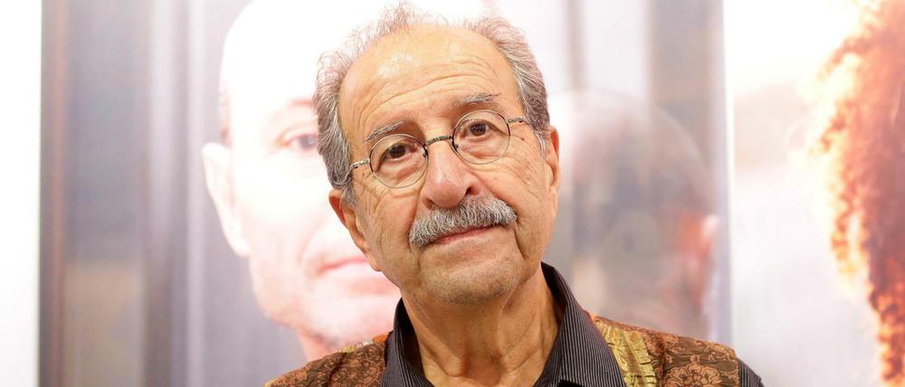 Rafik Schami, deutsch-syrischer Schriftsteller, aufgenommen am Hanser Stand auf der Buchmesse. 