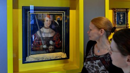 Zeitgeschichte. Rund 300 Wertvolle Bilder und Objekte wurden für die Ausstellung auf Schloss Rochlitz zusammengetragen, darunter Margarete von Rochefort als Judith (1526).