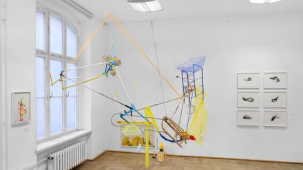 Seismographien der Gegenwart. Blick in die Ausstellung „Detect“ in der Galerie Parterre mit Arbeiten von Susanne Britz und Hanna Hennenkemper.