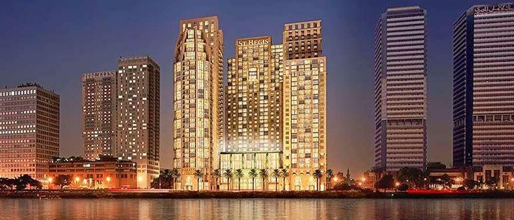 Das Nile Corniche/St. Regis, Luxusapartments und ein Sechs-Sterne-Hotel am Ufer des Nils in Kairo.