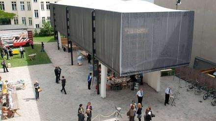 Lange wurde diskutiert, lange gestritten. Nun ist das BMW Guggenheim Lab für die Berliner eröffnet worden.