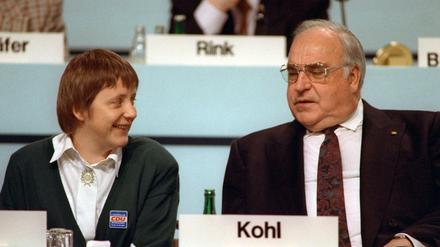 Helmut Kohl 1991, mit Angela Merkel, damals Frauenministerin 