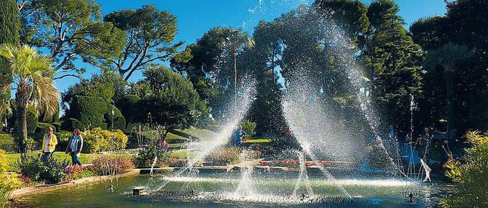 Die Themengärten zählen zu Frankreichs wichtigsten Gartenanlagen und den schönsten an der Côte d’Azur. Alle Hobbys und Vorlieben der Besitzerin sind hier repräsentiert. Alle 20 Minuten beginnen neue Wasserspiele zu Musik - und das seit über 100 Jahren.