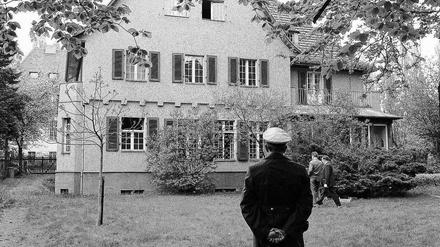 „Sprung in die Finsternis“. Die Bibliothek des Deutschen Zentralinstituts für soziale Fragen der Freien Universität 1970 nach der gewaltsamen Befreiung Andreas Baaders. Foto: Ullstein