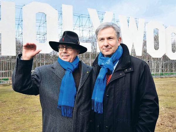 Mit Schal. Dieter Kosslick und Klaus Wowereit wärmten sich mit Blau. 