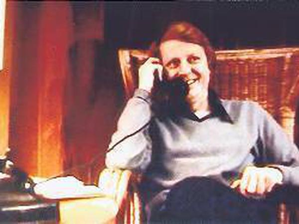 In den frühen 70ern wurde Hans Magnus Enzensberger in der Villa beim Telefonieren fotografiert, manchmal knackte es in der Leitung. 1978/79 verkaufte er das Haus an eine Berliner Familie.
