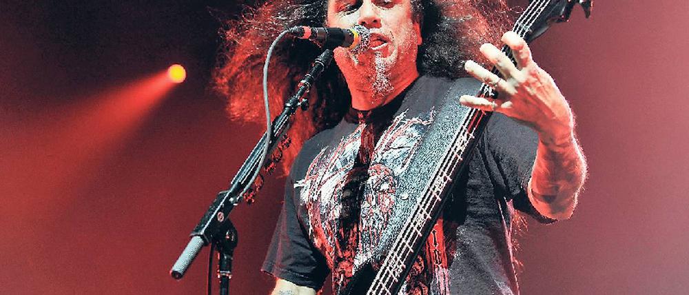 Artig die Sünde besingen. Slayer-Frontman Tom Araya. Foto: DAVIDS/Zinken
