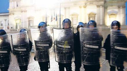 Vorsicht Wagner. Polizeiabsperrung vor der Scala in Mailand. Foto: Reuters