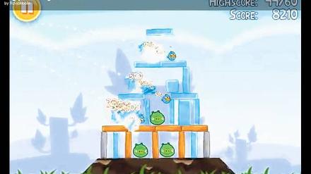 Für Kindsköpfe. Die Verkaufsschlager unter den Casual Games: In „Angry Birds“ werden kleine Piepmätze auf fiese Schweinchen in Bretterverschlägen geschleudert. 