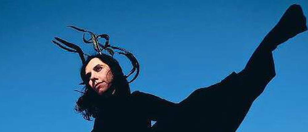 Fremder Vogel. Die englische Musikerin PJ Harvey wirft einen kritischen Blick auf ihr Heimatland. 