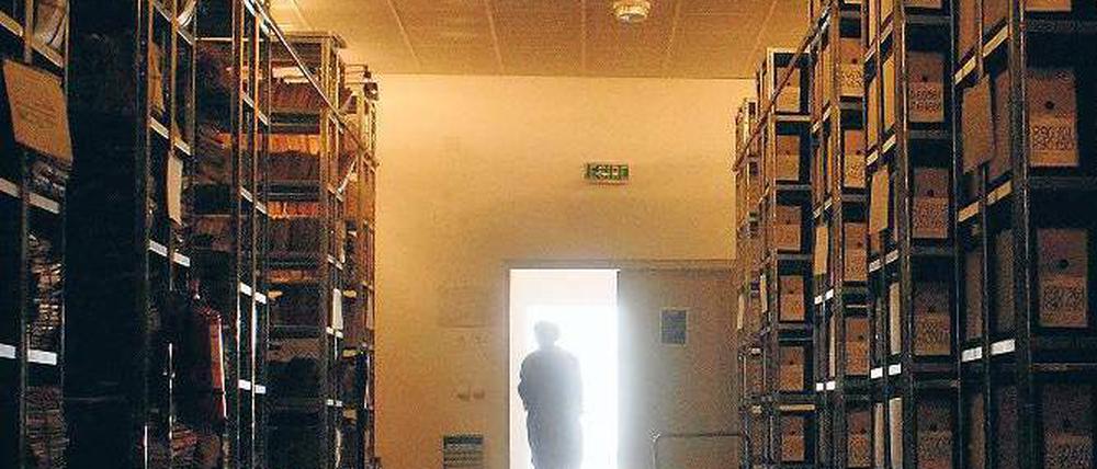 Die Bibliothek von Bukarest. Das Gift der Securitate-Archive wirkt noch immer. Foto: Laif